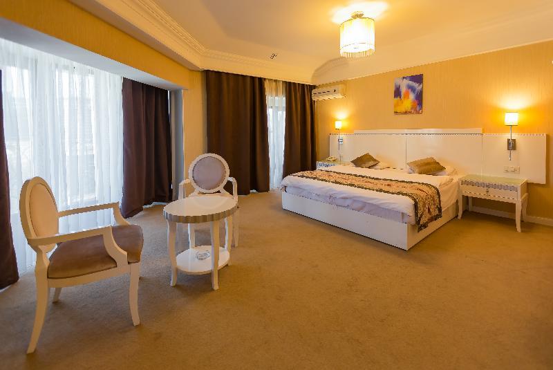 Amber Hotel Баку Екстериор снимка